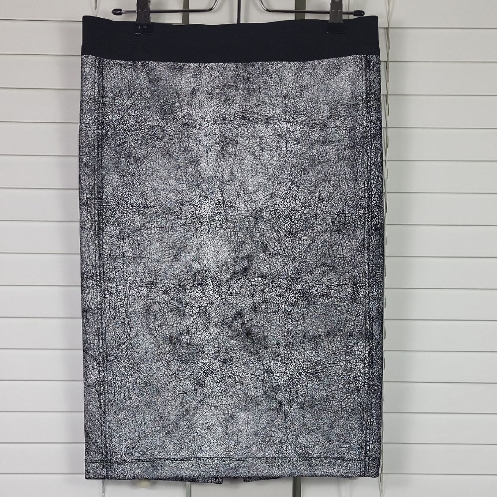 Helmut lang cracked paint lamb leather pancil skirt. Size 6